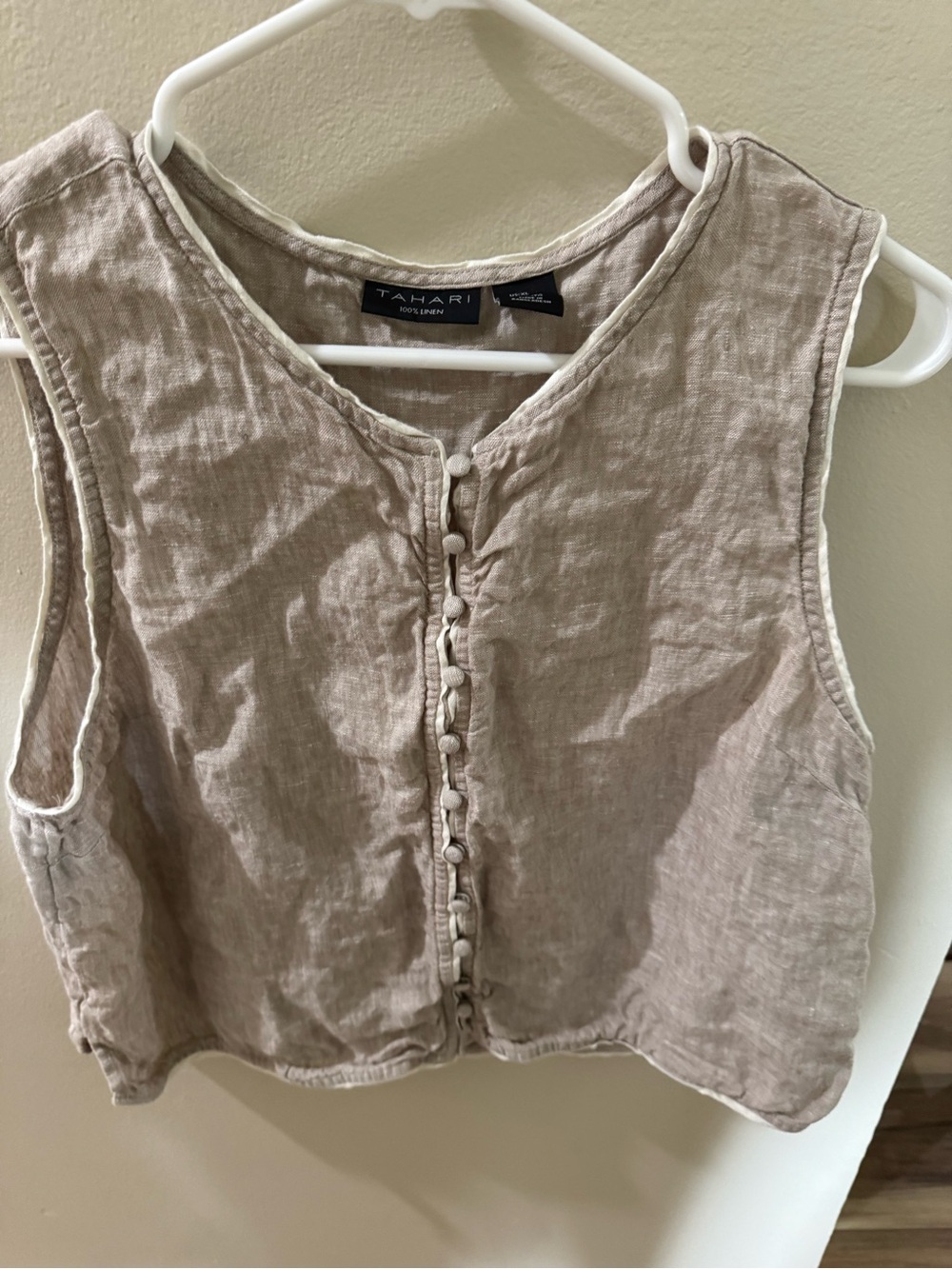 Tahari Sleeveless 100% Linen Button-Front Crop Top in Taupe